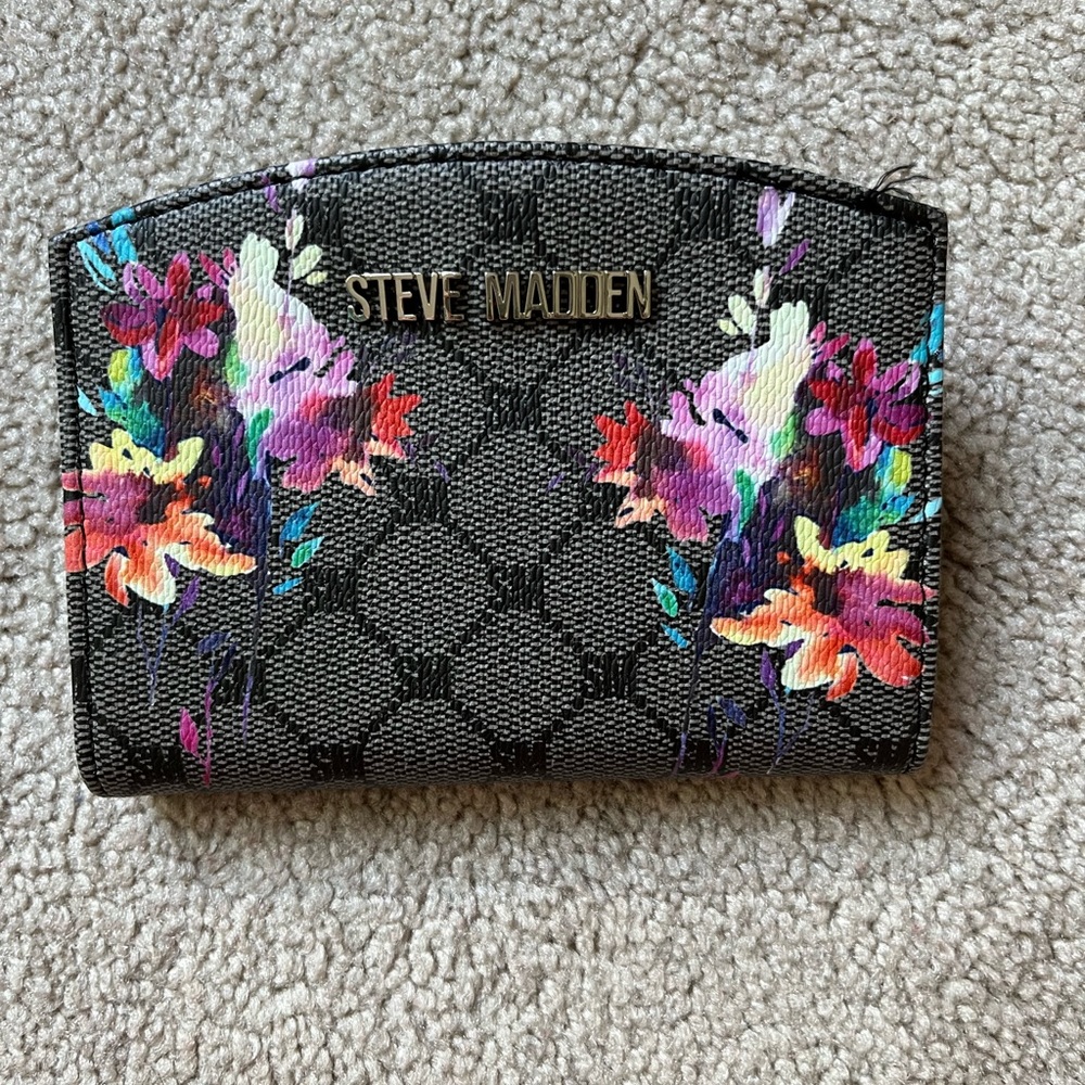 Cute Vintage Steve Madden Wallet